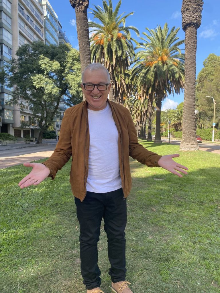 Orosman Blengio, consultor estratégico especializado en organización empresarial. Orosman Blengio ayudando a empresas a ordenar su crecimiento con el Método 4D.